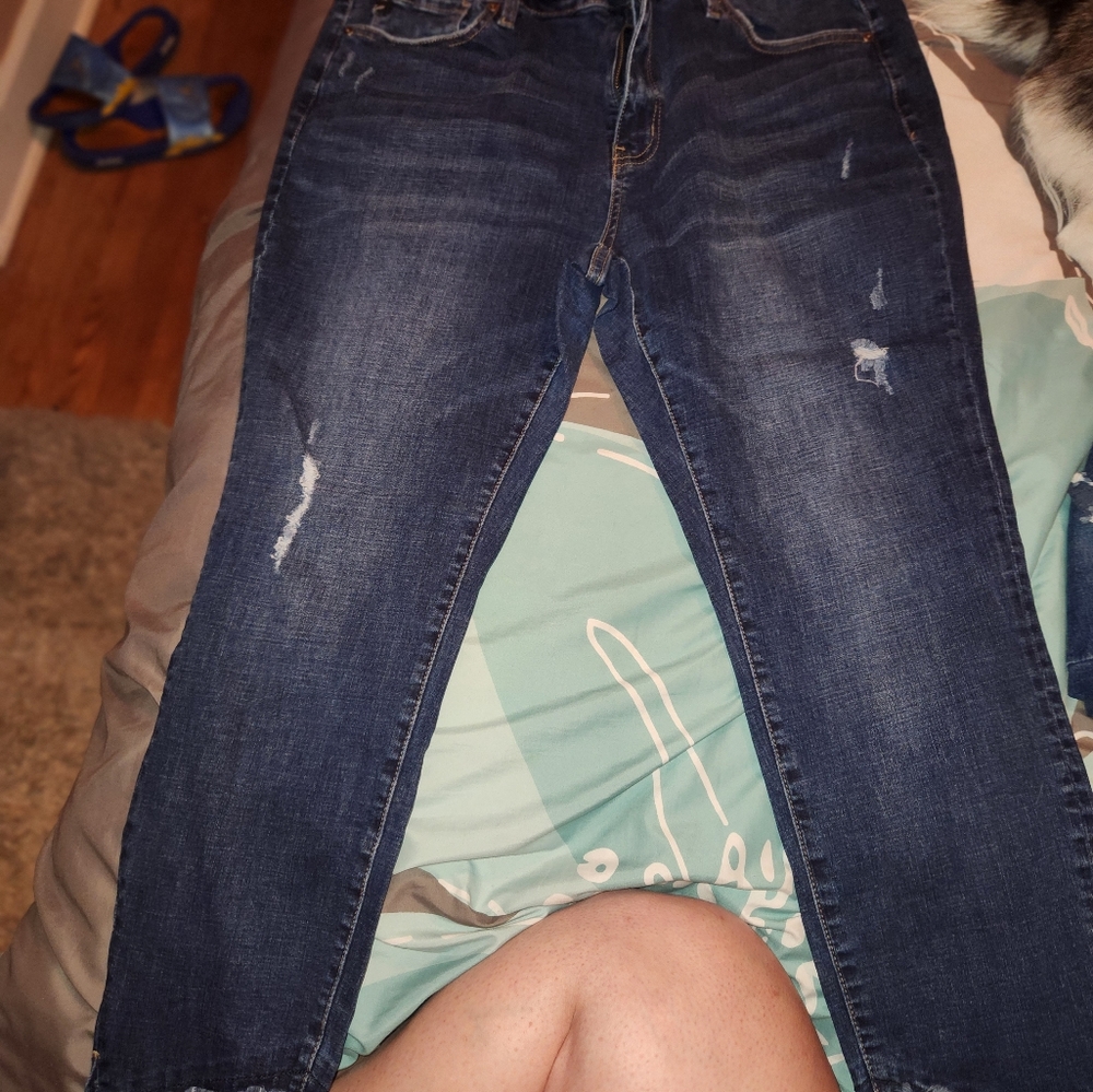 Boutique Capris - Picture 5 of 5